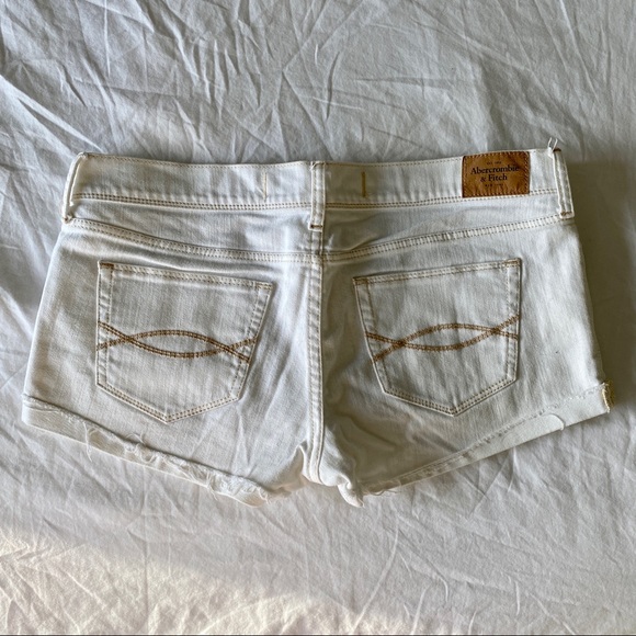 Abercrombie & Fitch short shorts - Picture 2 of 4